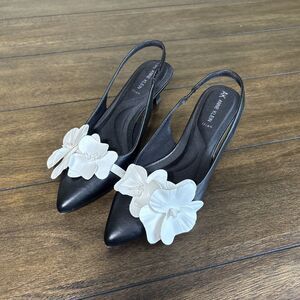 Anne Klein Ice Kitten Heel Size 7 Sling Back Black White Flowers Pump